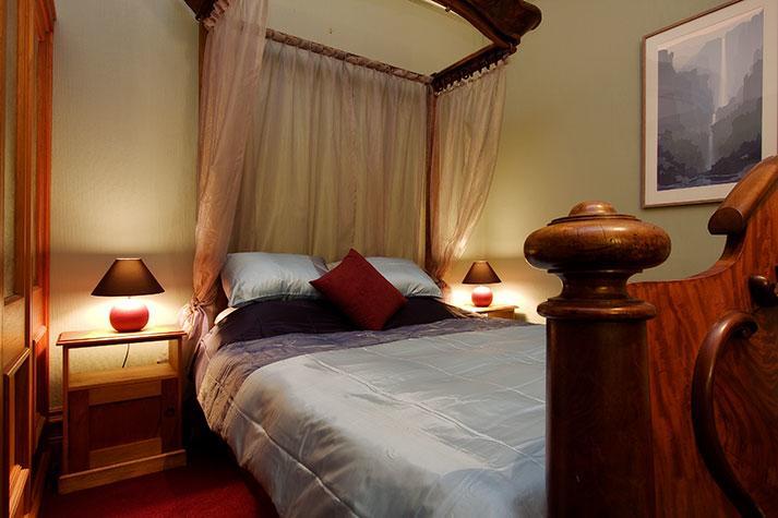 Ugbrooke Country Estate Hotell Lower Dashwood Eksteriør bilde