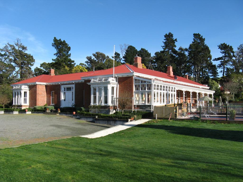 Ugbrooke Country Estate Hotell Lower Dashwood Eksteriør bilde